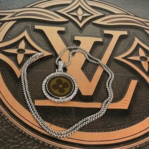 Silver Reversible Pendant Louis Vuitton  Gucci Necklace comes with 2 chains